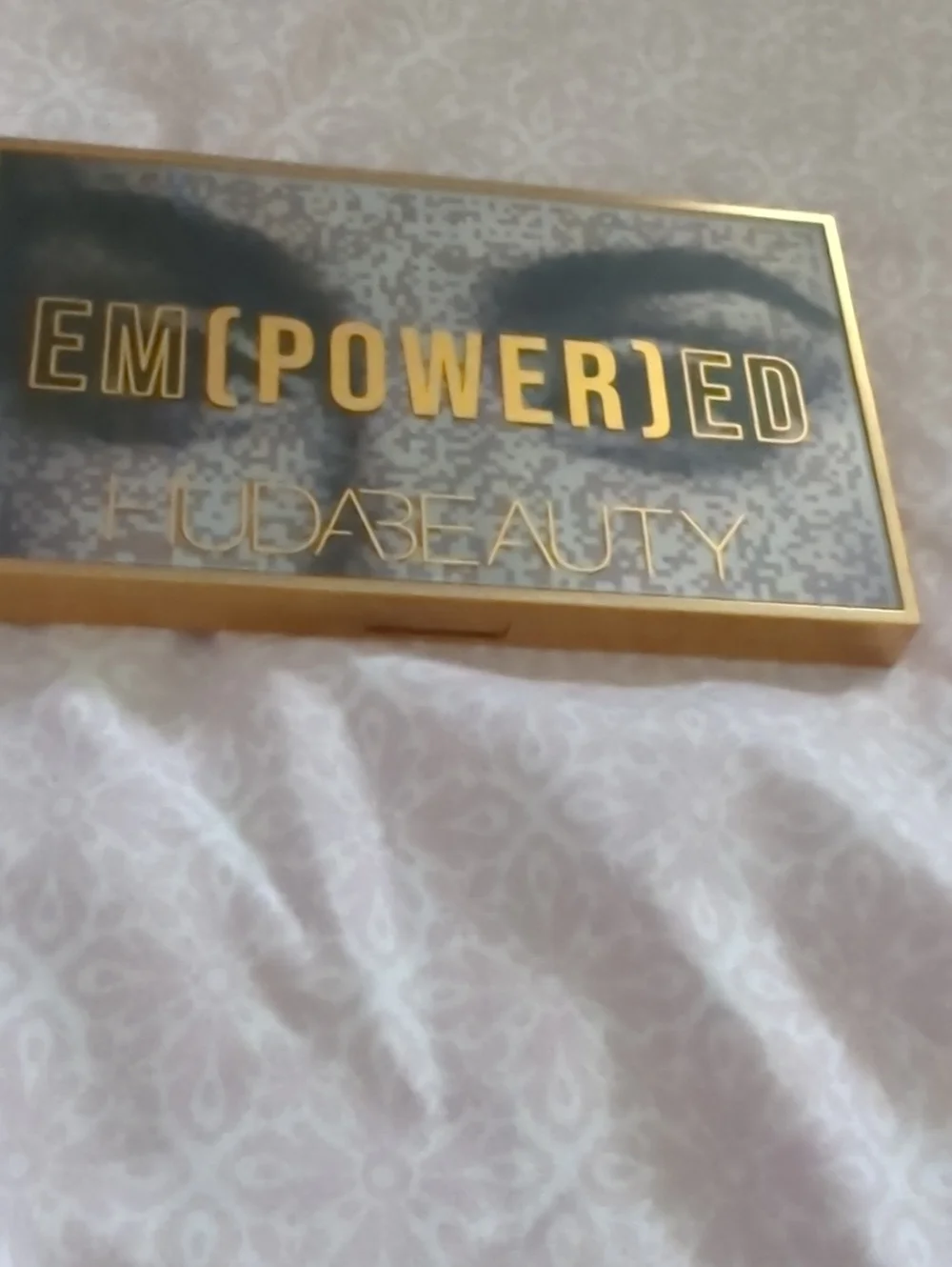 HUDA BEAUTY EM(POWER)ED Eyeshadow Palette - Gold & Black